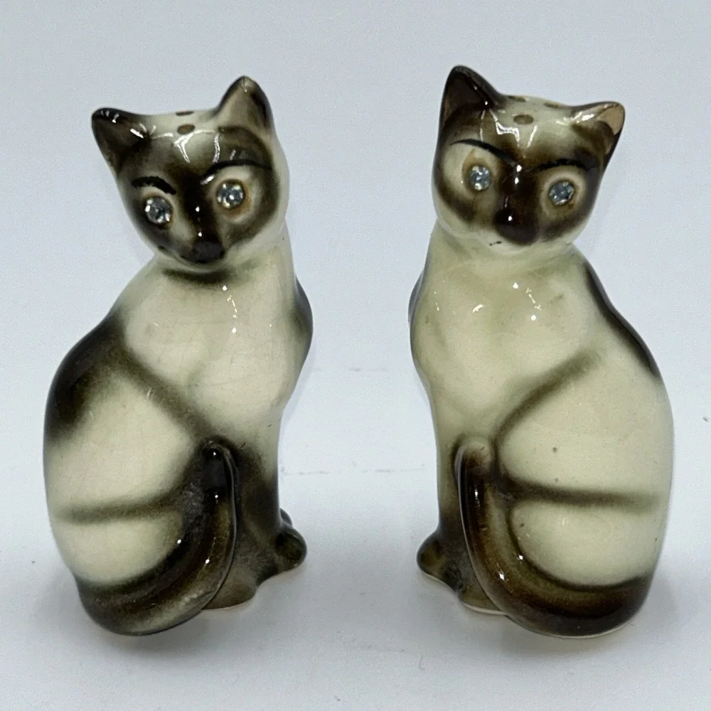 Kitschy Vtg Japan Kitty Cat Siamese Salt Pepper Shakers Icy Blue Rhinestone Eye